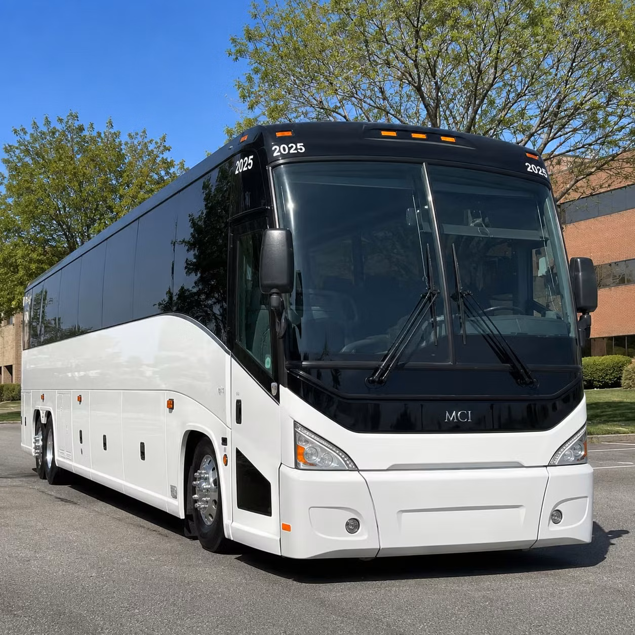 school field trip charter bus rentals in dayton